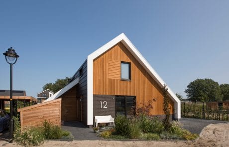 Eigentijdse schuurwoning van de voorkant