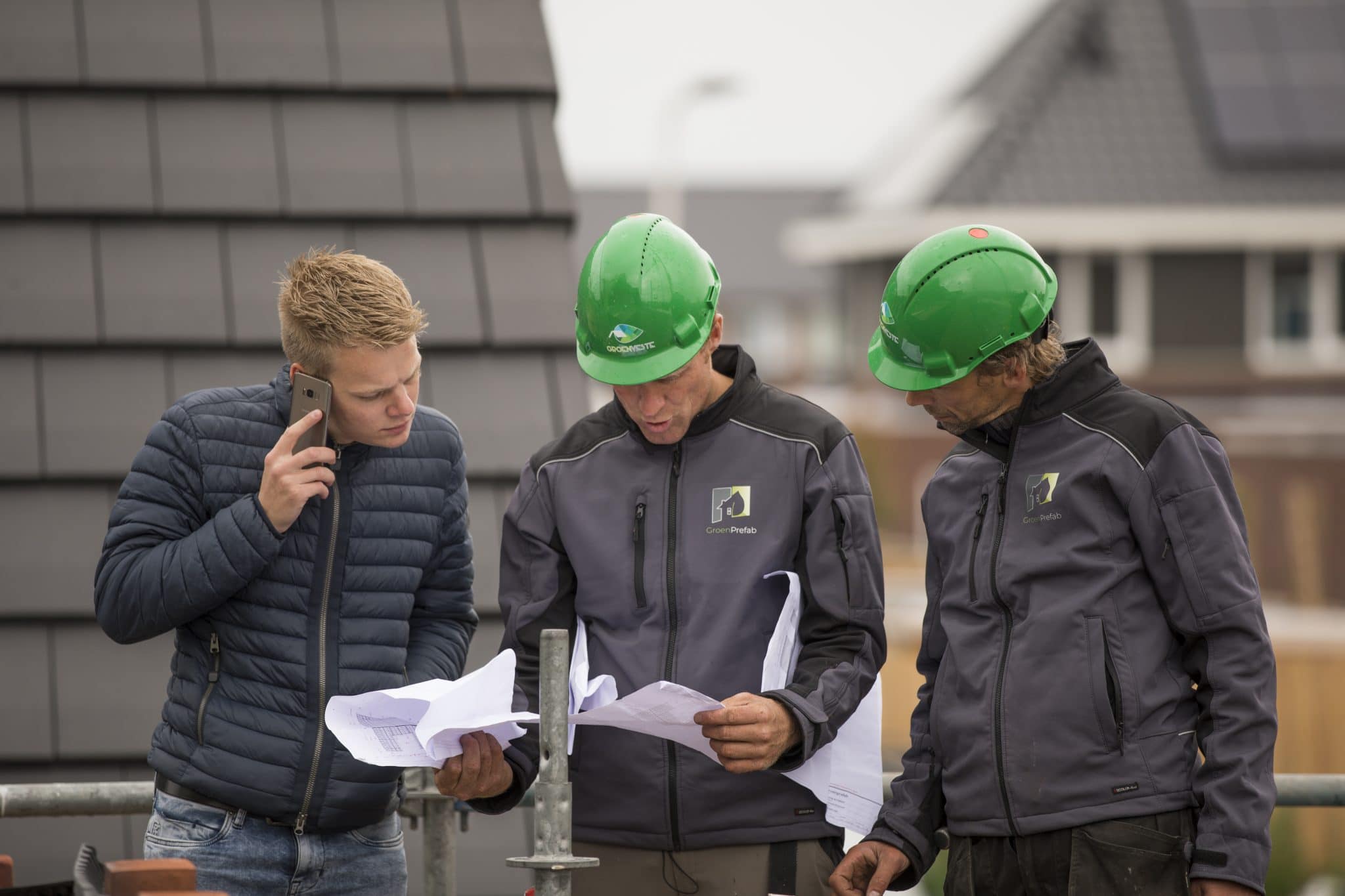 30 juni 2020 JacoHoeveFotografie 077 Overleg op de bouw